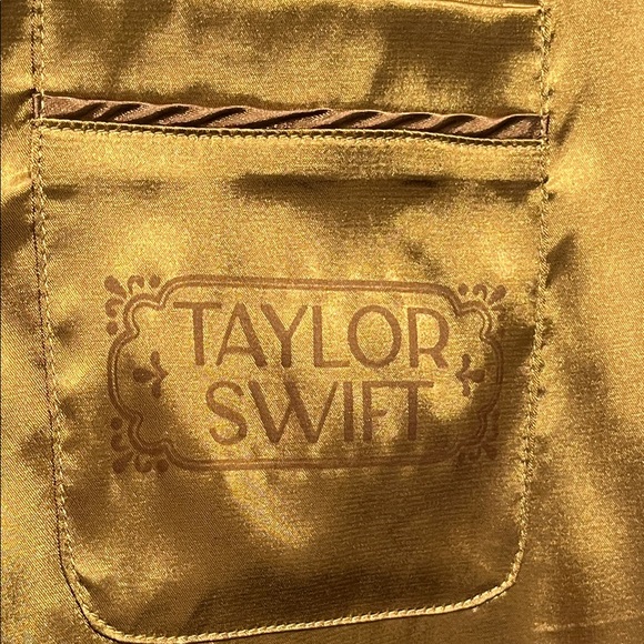 Taylor Swift Gold Satin Pocket Detail - Picture 1 of 4